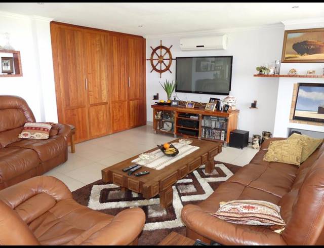 4 BEDROOM HOUSE FOR SALE IN HANNASBAAI